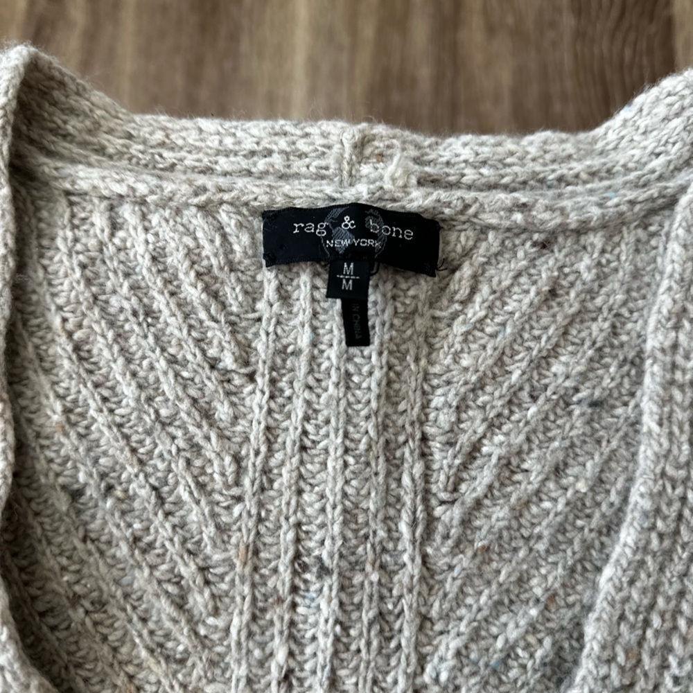 Rag & Bone Eco Donegal V-Neck Sweater in Marled Beige Size Medium Wool Blend - Picture 3 of 7